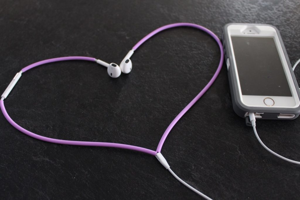 cordskinz.JPG Keep your headphones tangle-free with cordskinz!