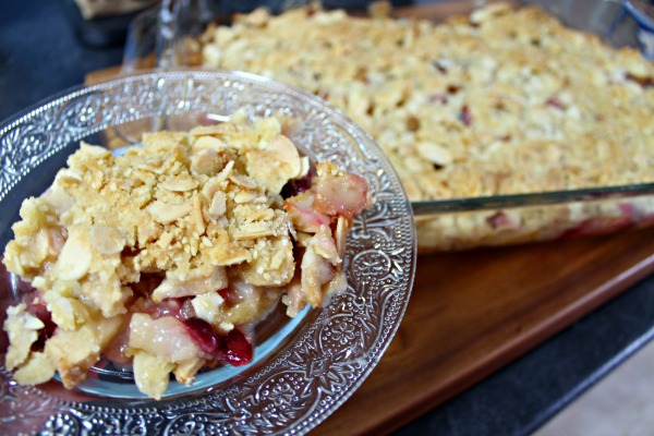 This Apple Cranberry Crisp recipes uses apples from the new no name Naturally Imperfect line at Atlantic Superstore. These smaller, mis-shapened apples are delicious and will help you stretch your grocery dollar!